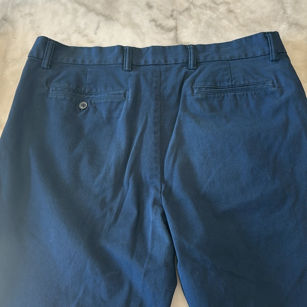 Old Navy Ultimate Slim Chino Shorts - Picture 8 of 10
